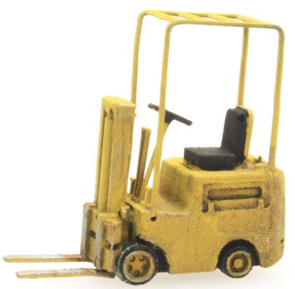 Picture of Forklift yellow