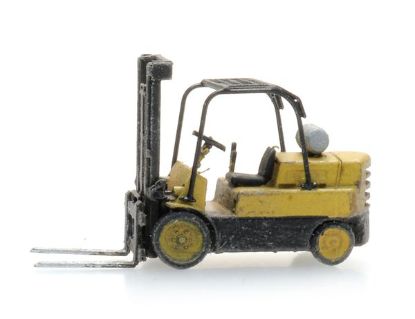 Picture of 7 ton fork lift