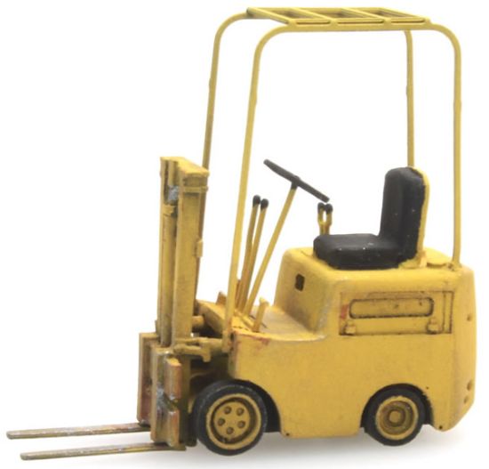 Picture of Forklift yellow