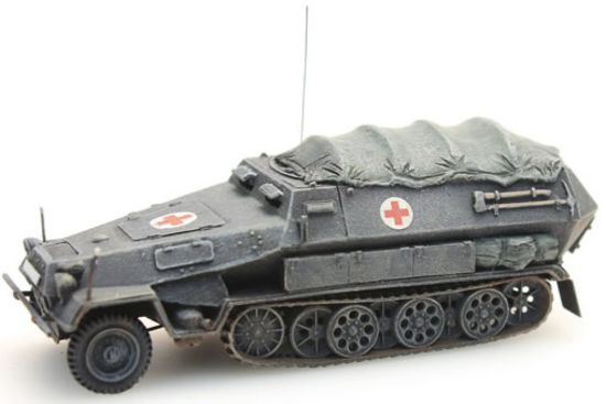 Picture of German WWII Sd. Kfz 251/8B (Red Cross Version)