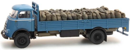Picture of load with coal bags DAF open truck
