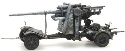 Picture of German WWII 88mm FLAK 18 winter