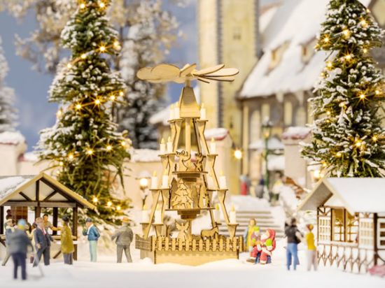 Picture of Christmas Market Pyramid