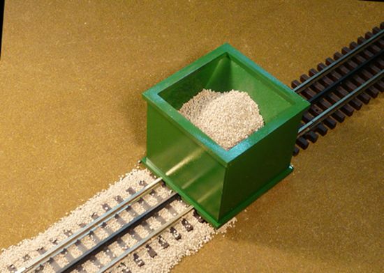 Picture of O Scale Ballast Spreader 3-Rail