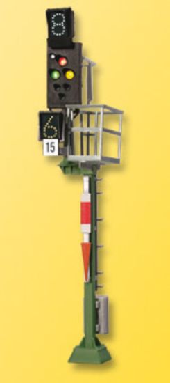 Picture of HO Combination multi-sector signal light as entrance signal light