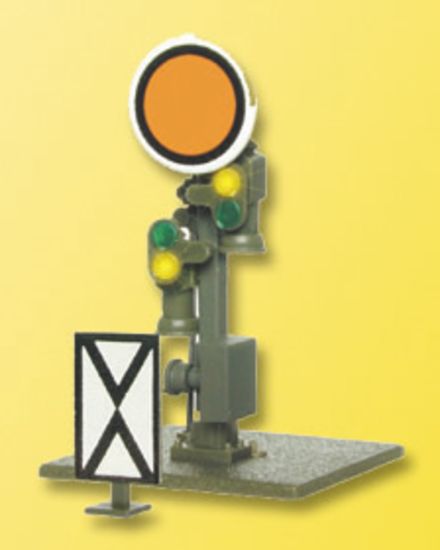 Picture of Z Semaphore pre-signal, movable disk