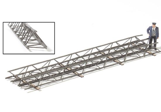 Picture of 3 Lattice Beams (Load)