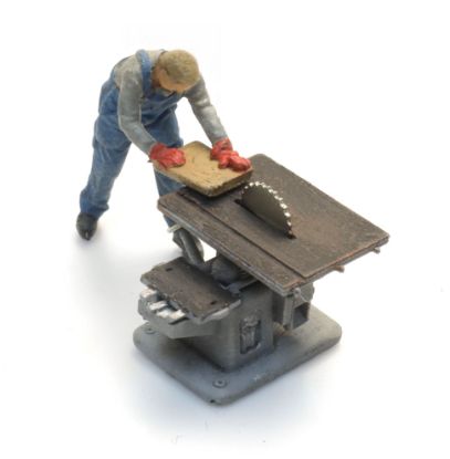 Picture of Circular saw with figure