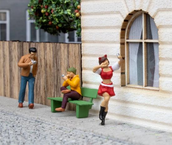 Picture of Funny-Scenes ‘Smombies’