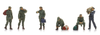 Picture of Conscripts on leave awaiting train